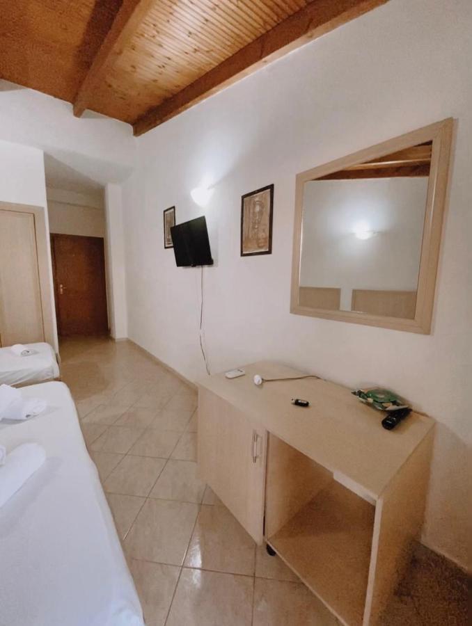 Hotel Belle Vue Dhermi Bagian luar foto
