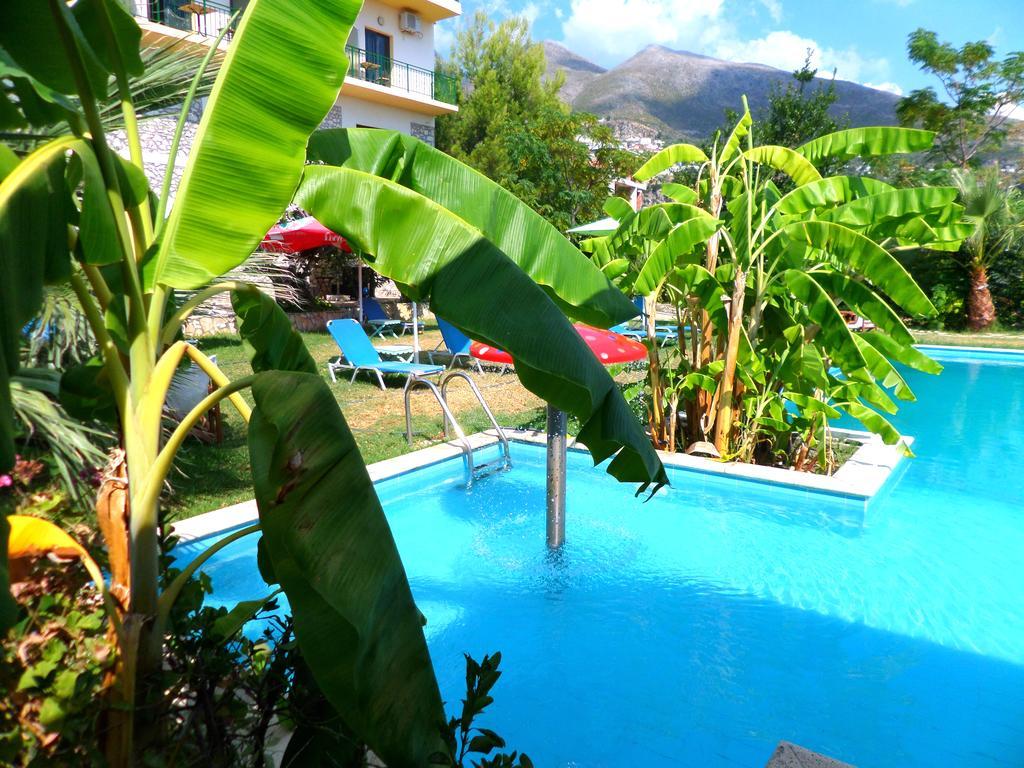 Hotel Belle Vue Dhermi Bagian luar foto