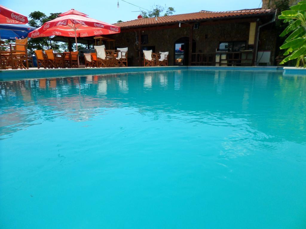 Hotel Belle Vue Dhermi Bagian luar foto