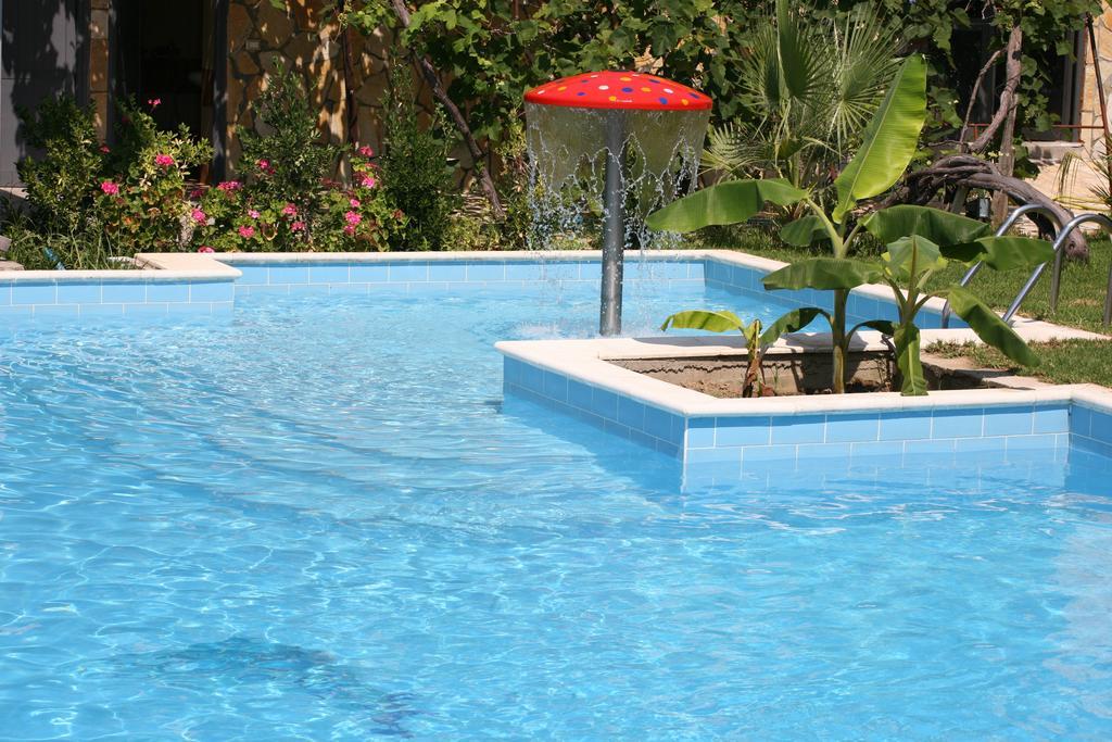 Hotel Belle Vue Dhermi Bagian luar foto
