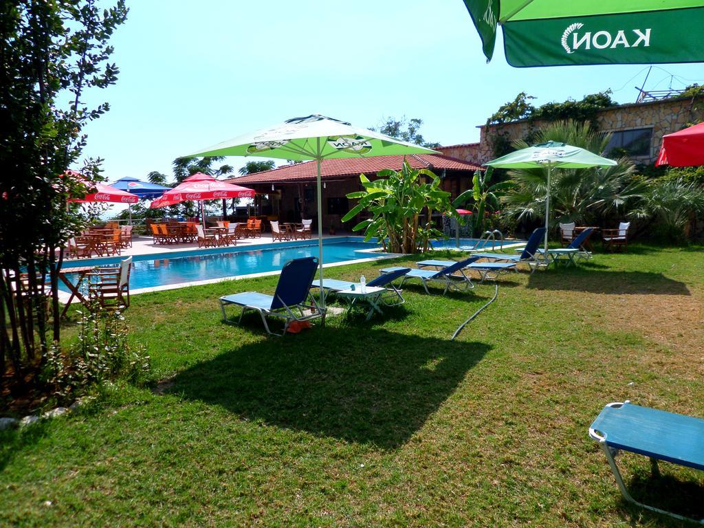 Hotel Belle Vue Dhermi Bagian luar foto