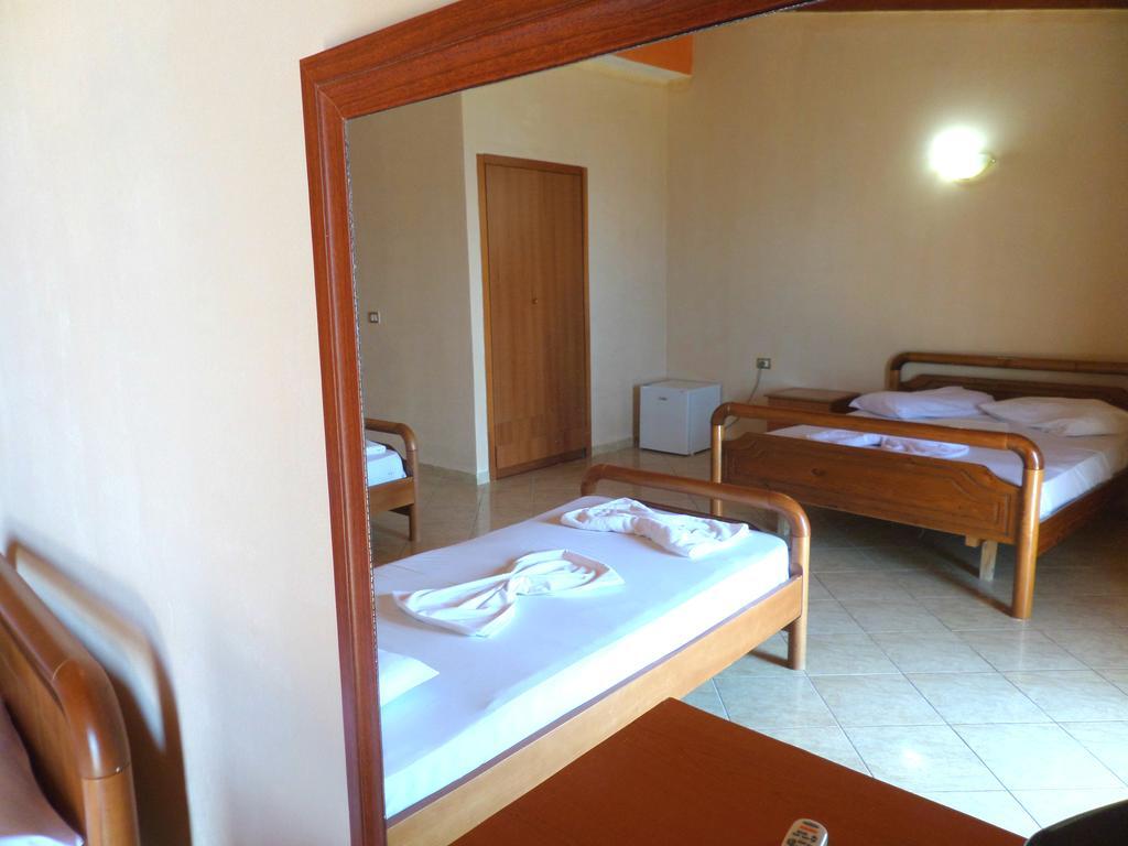 Hotel Belle Vue Dhermi Ruang foto