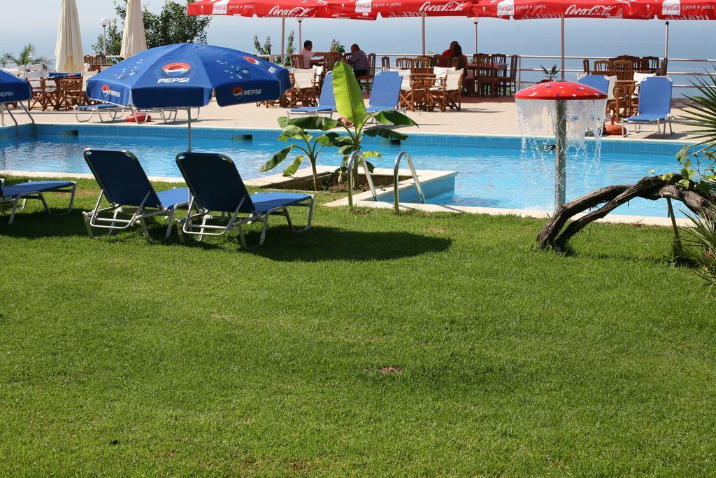 Hotel Belle Vue Dhermi Bagian luar foto