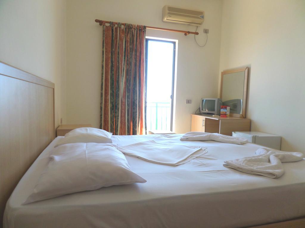 Hotel Belle Vue Dhermi Ruang foto