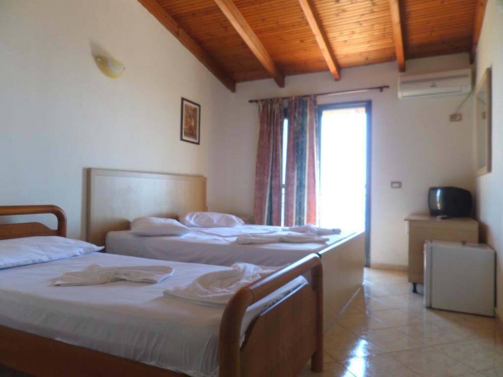 Hotel Belle Vue Dhermi Ruang foto