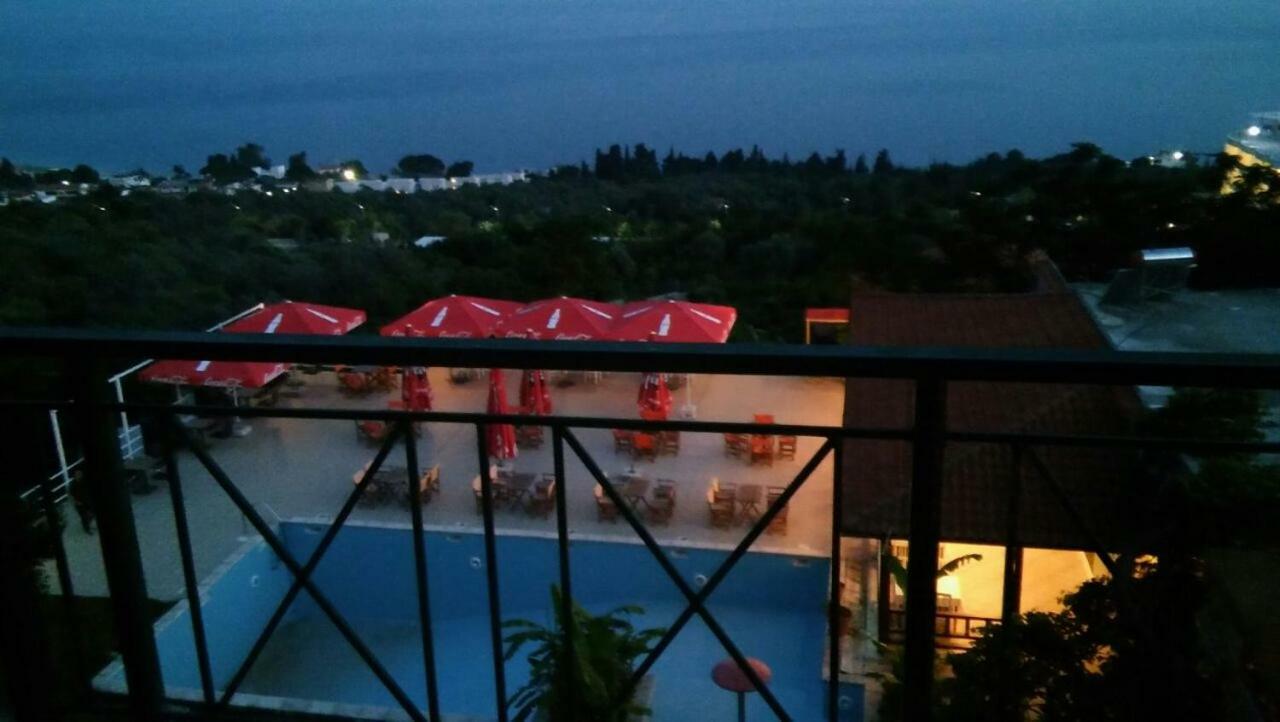 Hotel Belle Vue Dhermi Bagian luar foto