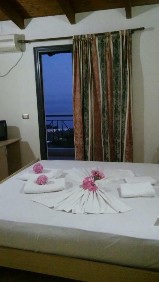 Hotel Belle Vue Dhermi Bagian luar foto
