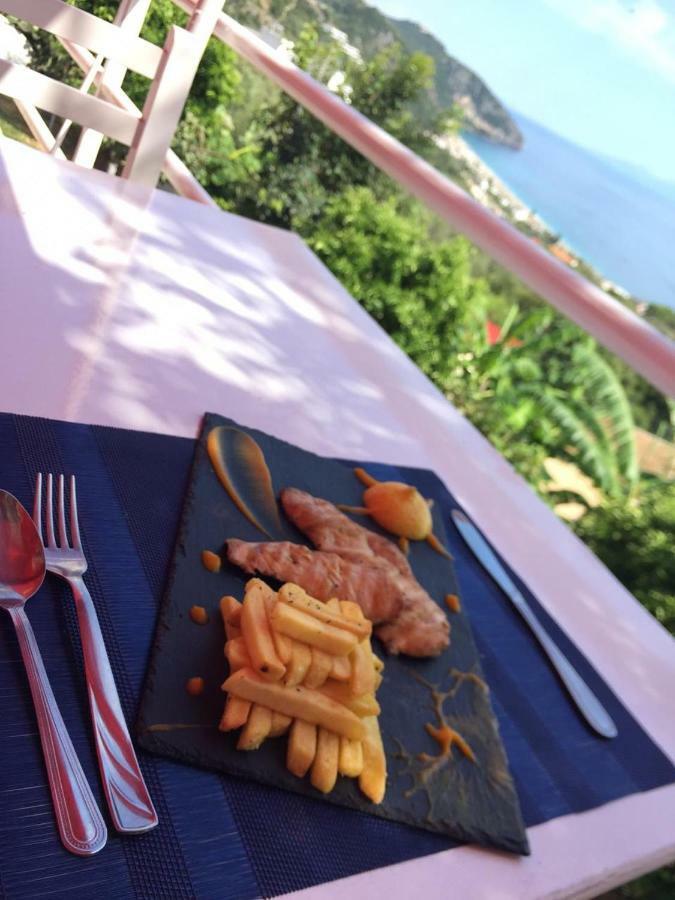 Hotel Belle Vue Dhermi Bagian luar foto